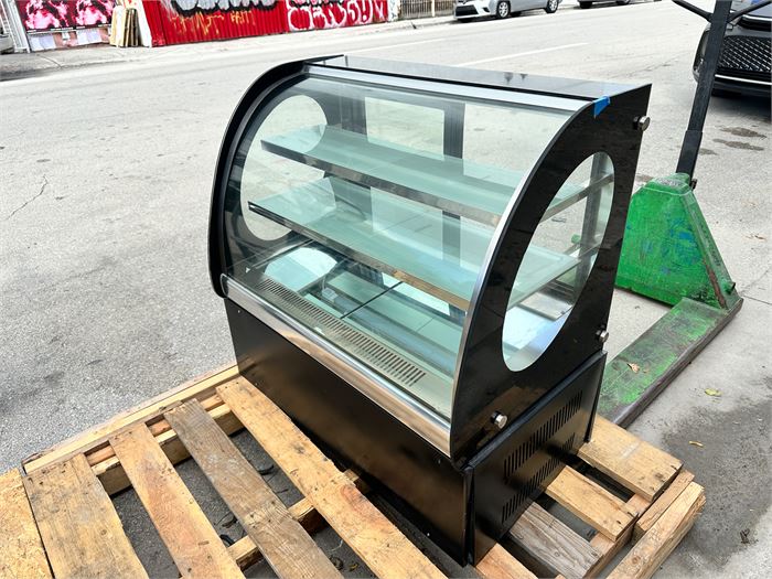 Refrigerated Display Case (33.6" Width X 20" Depth X 33" Height)